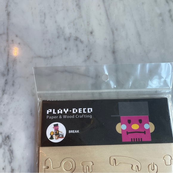 Play-Deco Paper & Wood Crafting: DJ with Dog 3D Puzzle Kit - Picture 2 of 10